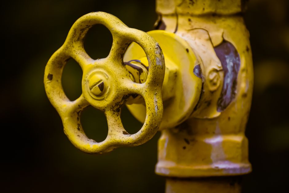 A round wheel-style water shut-off valve