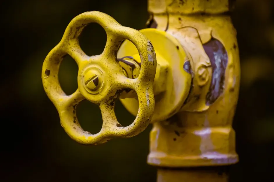 A round wheel-style water shut-off valve